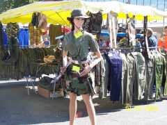 photo de vente de surplus militaire et vêtements de chasse neufs et occasions